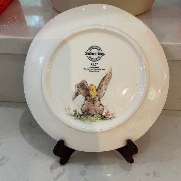 Southern Living Riley Stoneware Made Exclusively at Dillards Easter salad plate - Picture 4 of 6